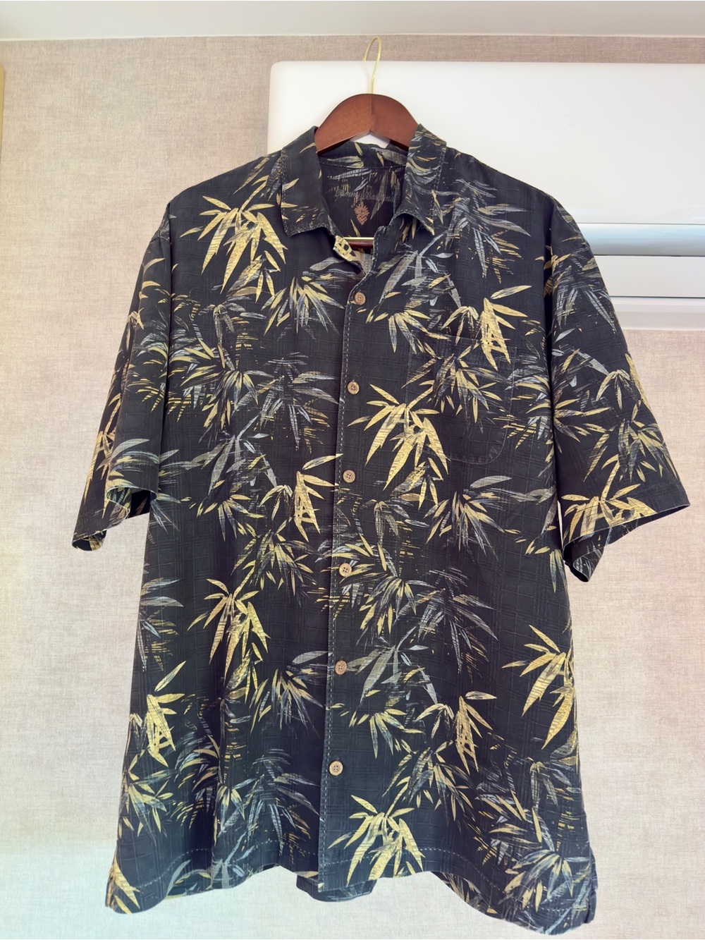 Tommy Bahama 100% Silk Black Green Bamboo Tropical Hawaiian Button up Shirt XL